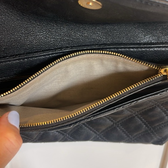 Marc Jacobs Black Quilted Leather Chain-Linked Crossbody Bag - Picture 5 of 5